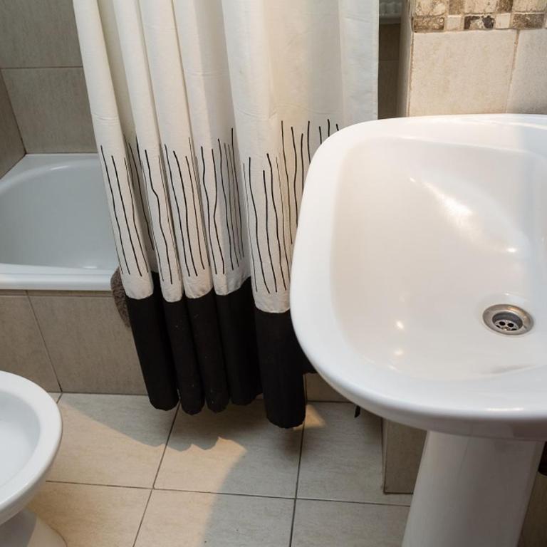 DEPARTAMENTO CON EXCELENTE UBICACIÓN - One-Bedroom Apartment - 7