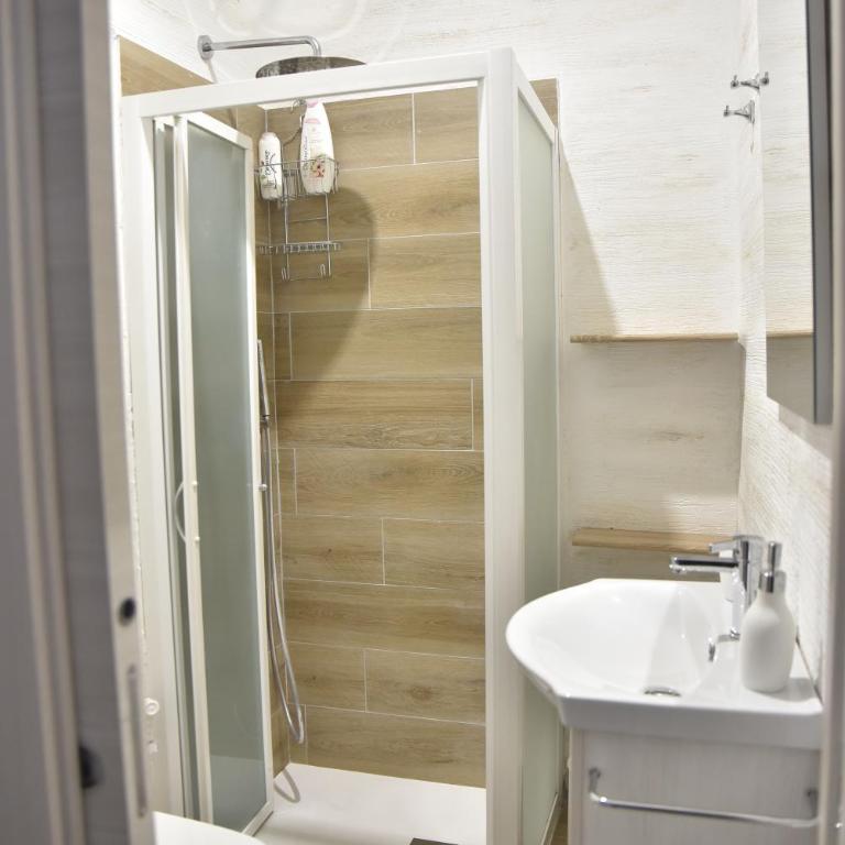 B&B Stella - Triple Room with Private Bathroom - 3