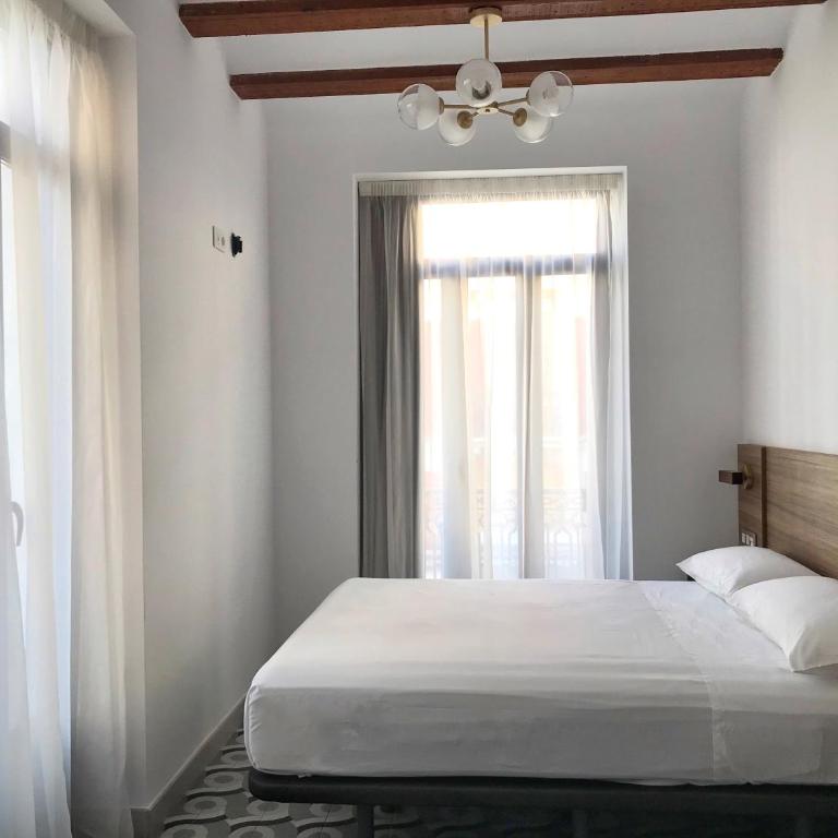Hotel 19-30 Valencia - Triple Room with Balcony - 4