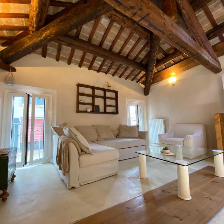 InCastrum - la soffitta in centro - One-Bedroom Apartment - 5