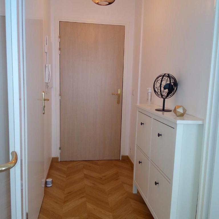 Welcome au Dazzling Stay - Apartment with Balcony - 19