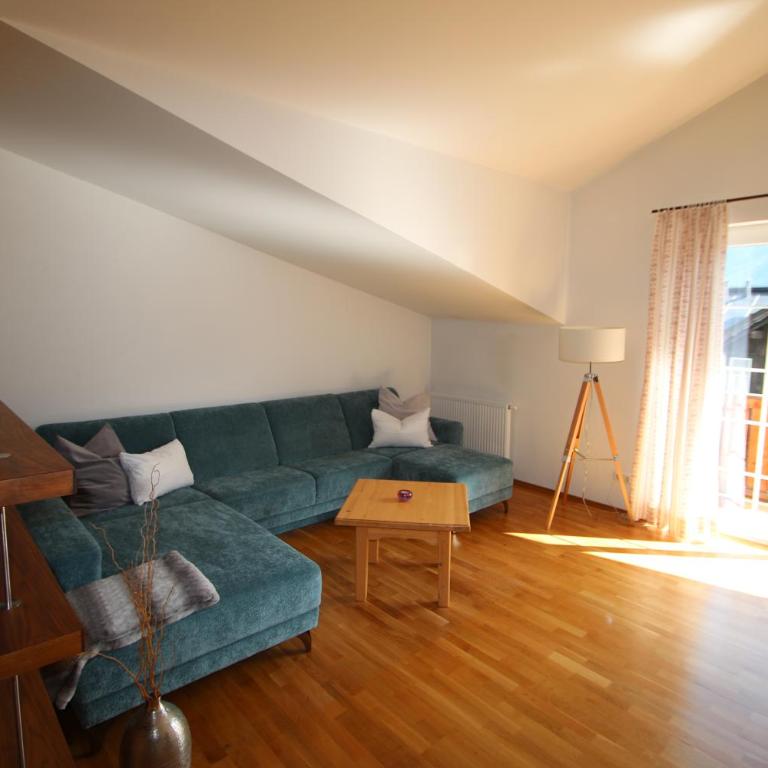 Ferienwohnung Hentschel - Apartment with Balcony - 2