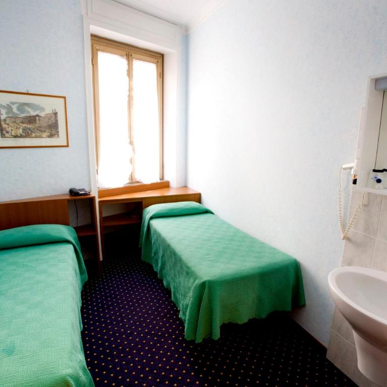 Hotel Adriatic - Camera Doppia con Letti Singoli con Bagno Privato Esterno - 3