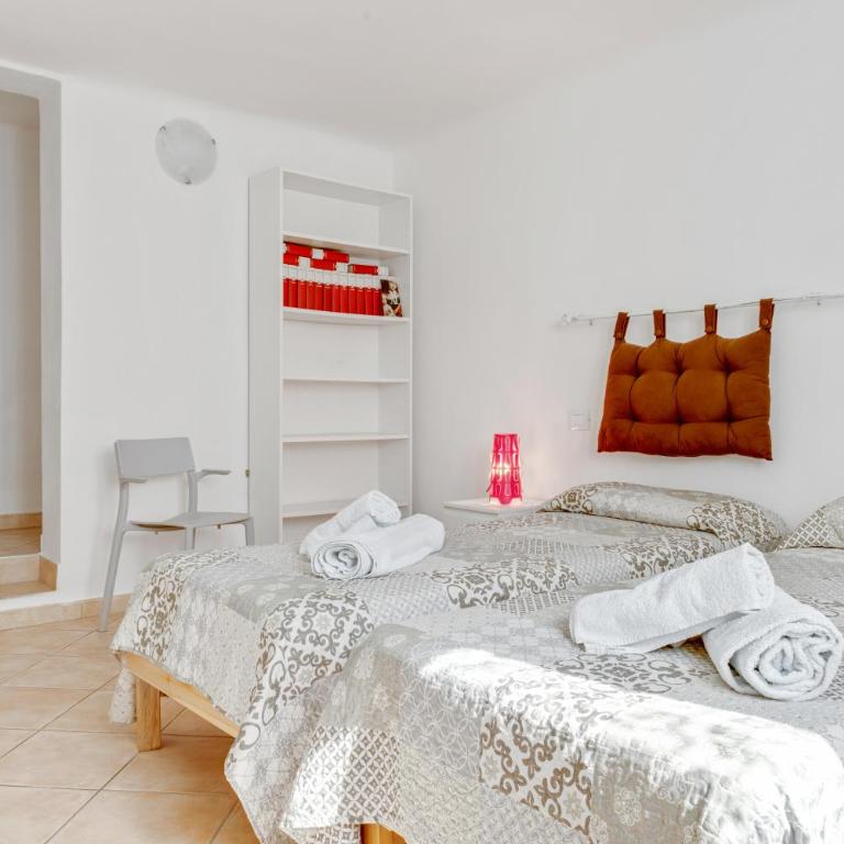 GuestHost - La Spezia Migliarina Bedrooms - Double Room - 3