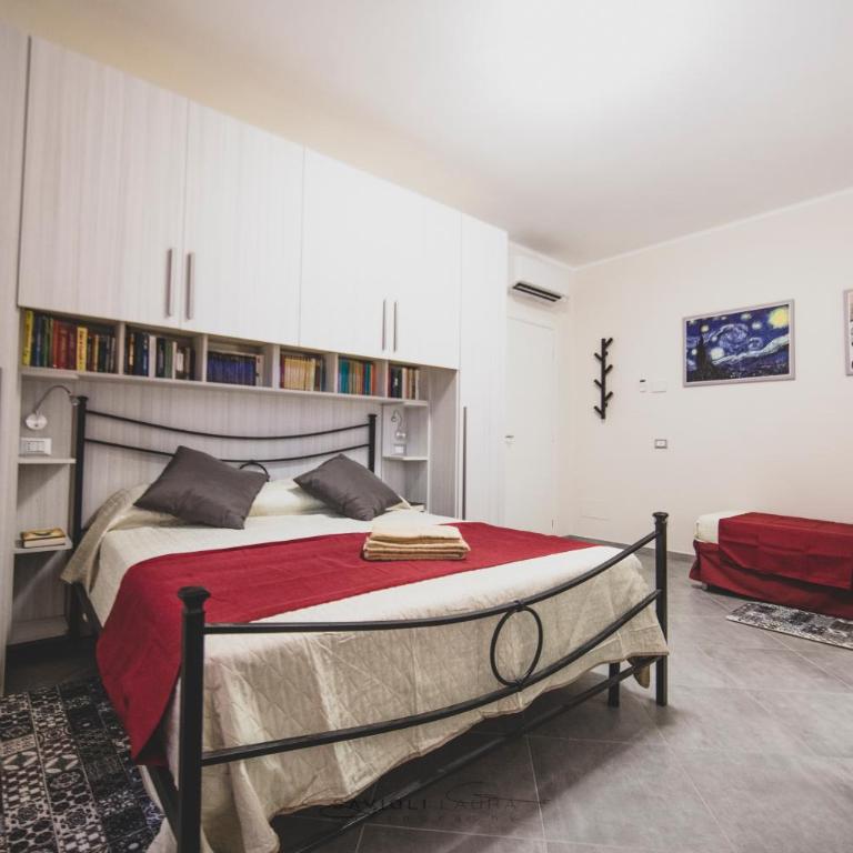 ART & BOOKS bed and breakfast - Camera Tripla - 1