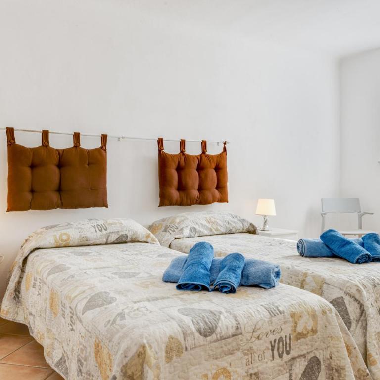 GuestHost - La Spezia Migliarina Bedrooms - Double Room - 8