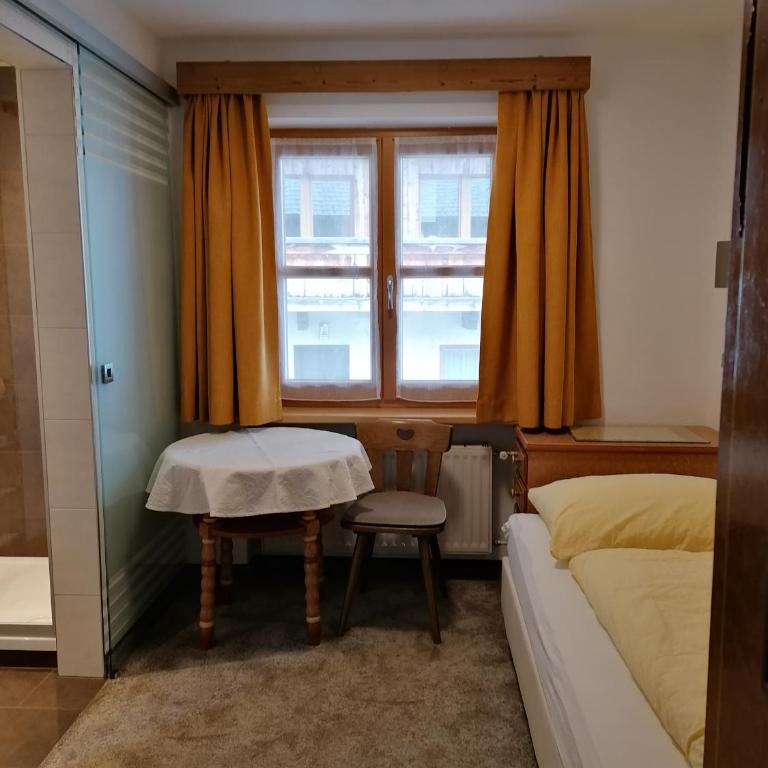 Landhaus Sonnenberg - Einzelzimmer mit Dusche - 5