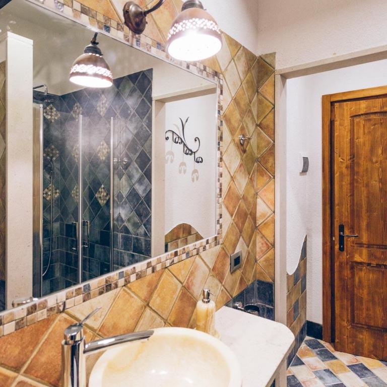 AQUILA D'ORO TRIESTE - Camera Deluxe (2 Adulti + 1 Bambino) - 9