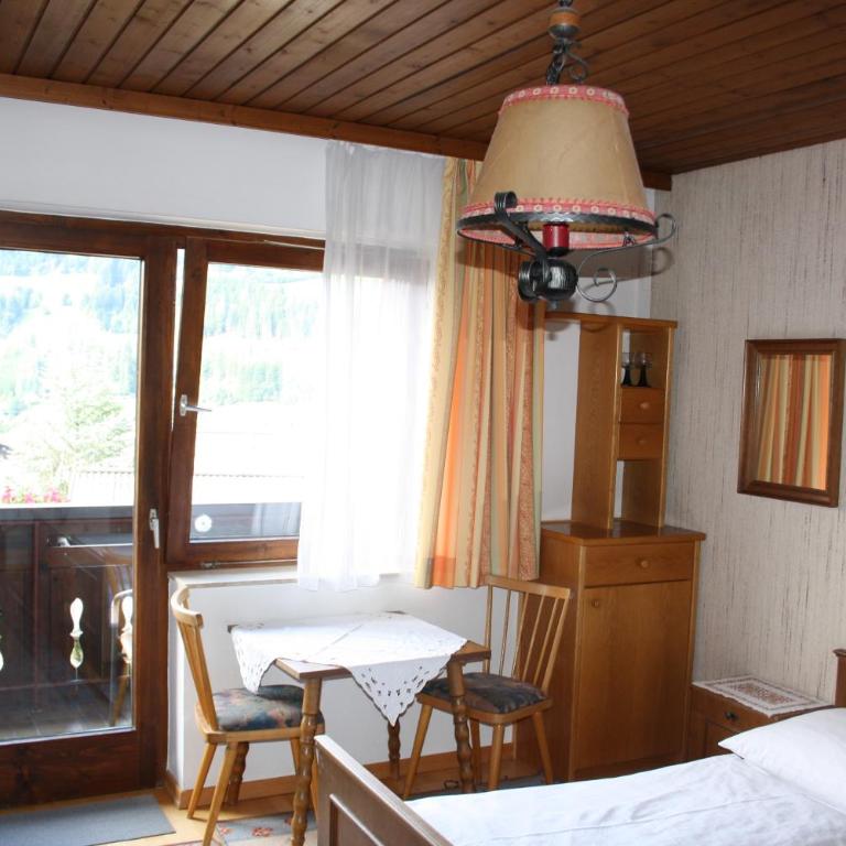 Haus Gassner - Two-Bedroom Apartment with Balcony - 8