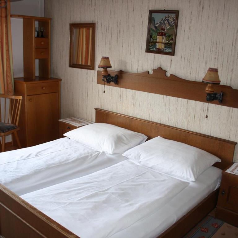 Haus Gassner - Two-Bedroom Apartment with Balcony - 9