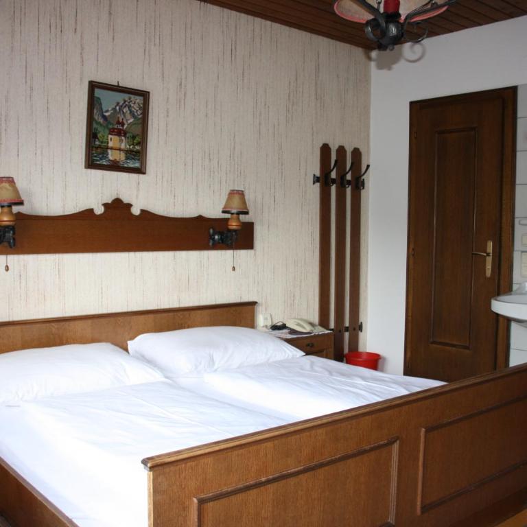 Haus Gassner - Two-Bedroom Apartment with Balcony - 10