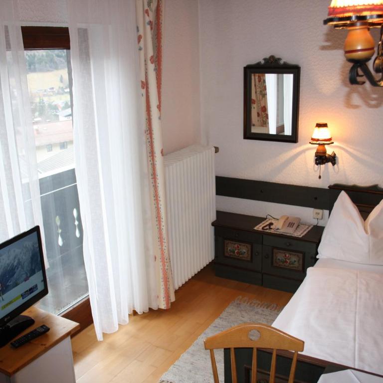 Haus Gassner - Double Room with Balcony - 9