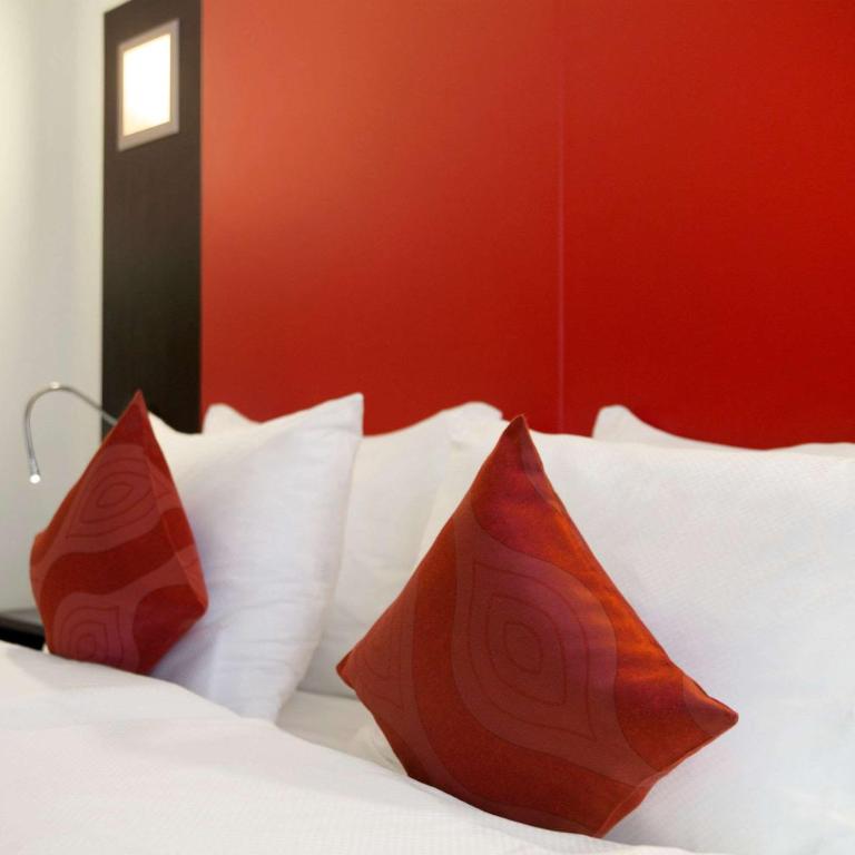Ramada Encore by Wyndham Geneva - Chambre Lit King-Size Affaires avec Canapé-Lit - Non-Fumeurs - 1