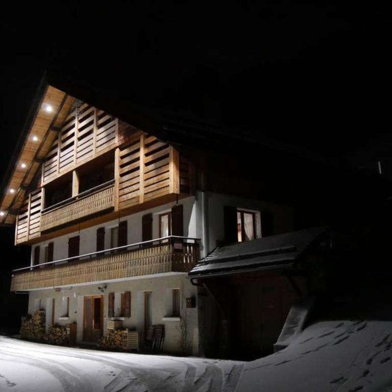 chalet coup de coeur+véhicule 4*4 ; 9 places à dispo - Maison 5 Chambres - 28