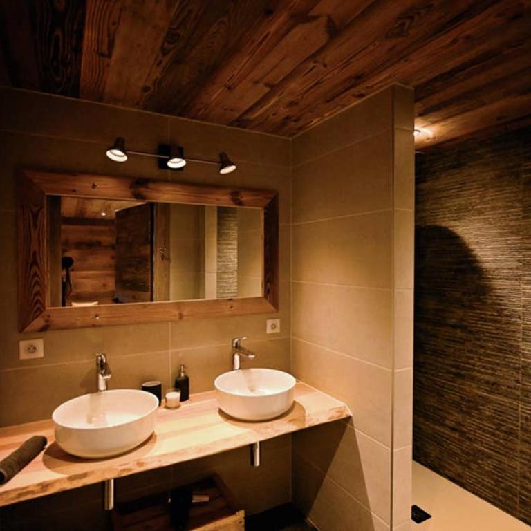 chalet coup de coeur+véhicule 4*4 ; 9 places à dispo - Maison 5 Chambres - 30