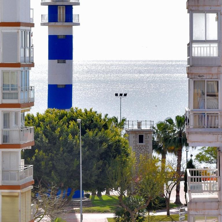 Ático con Gran Terraza y vistas al Mar - Apartment - 1