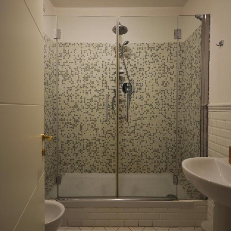 La Maison B - Camera Tripla con Bagno Privato - 3