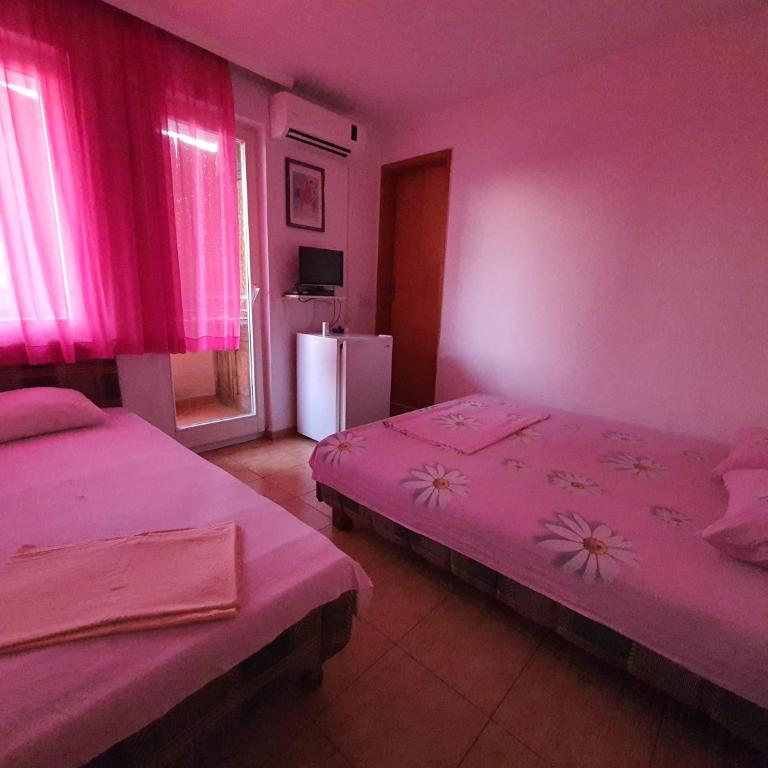 Apartments Milka - Studio with Terrace (3 Adults) - 4