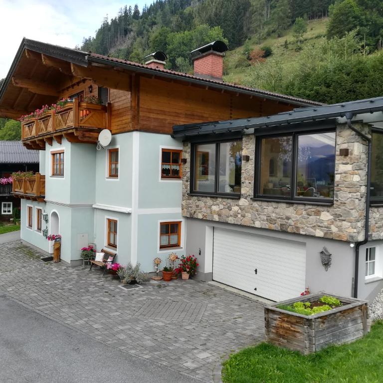 Biobergbauernhof Bergzeit Apartment in Goldegg - Apartment mit Blick auf die Berge - 2