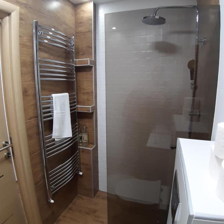 Serbian home, Gandijeva 162 - Apartman sa 2 Spavaće Sobe - 15