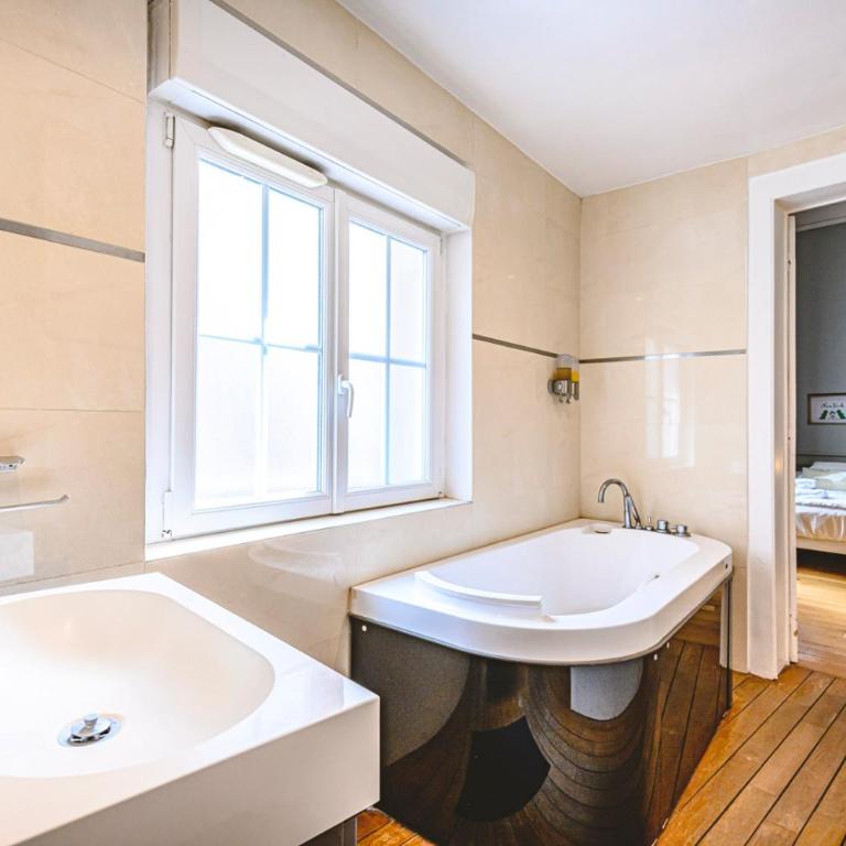 The Gorgeous Hyper Center private garden - Appartement - Vue sur Jardin - 24