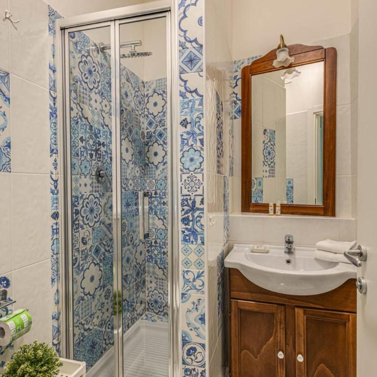 Coderooms - Deluxe Double Room - 8