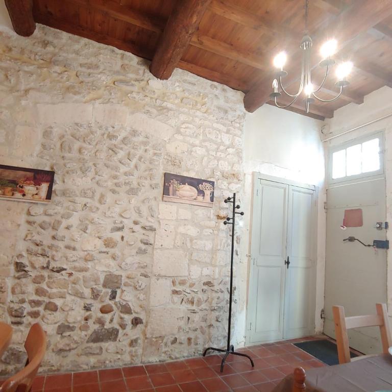Charmante maison arlésienne à l'ombre des Arènes, de 2 à 5p - Vacation Home - 17