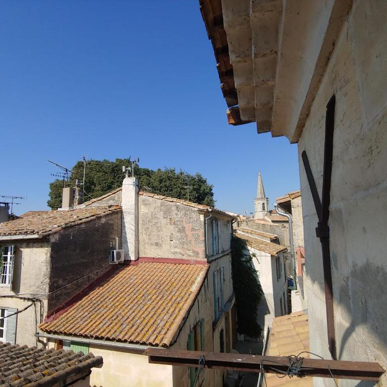 Charmante maison arlésienne à l'ombre des Arènes, de 2 à 5p - Vacation Home - 33