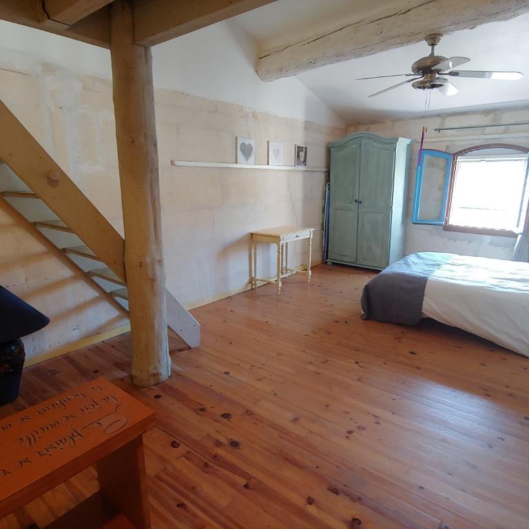 Charmante maison arlésienne à l'ombre des Arènes, de 2 à 5p - Vacation Home - 61