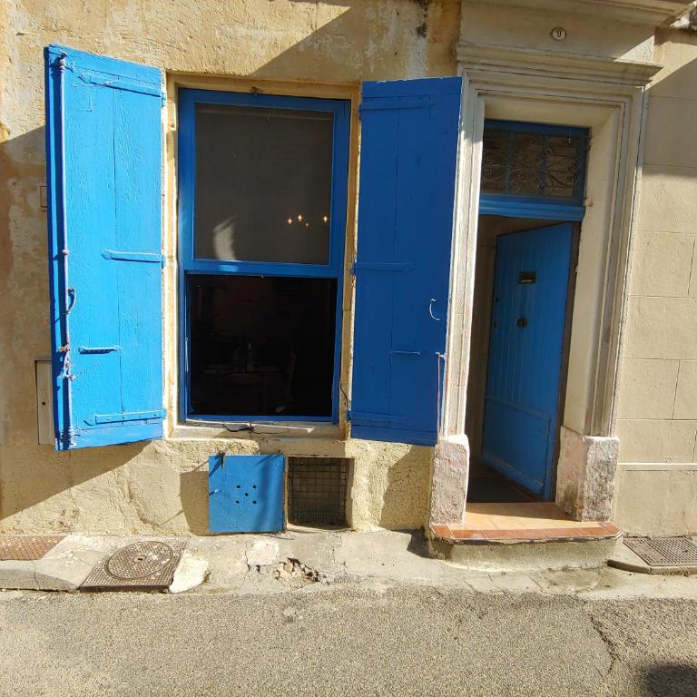 Charmante maison arlésienne à l'ombre des Arènes, de 2 à 5p - Vacation Home - 69