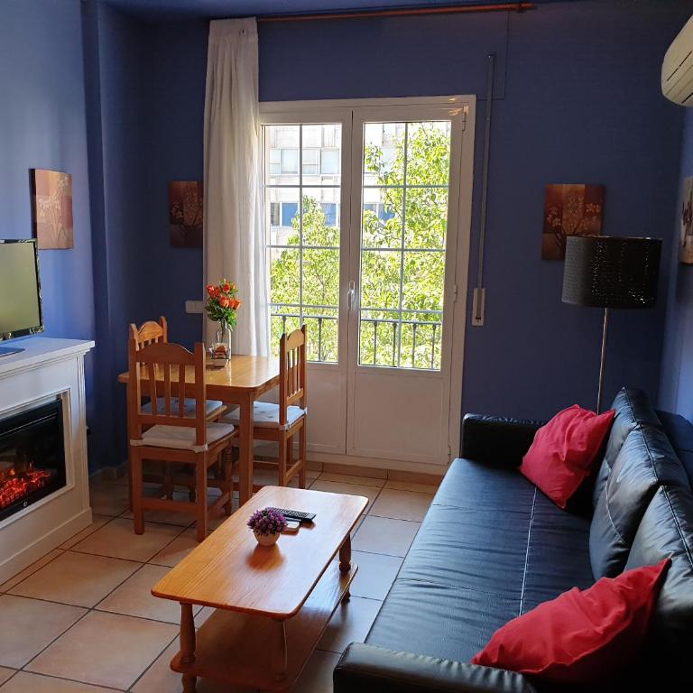 Apartamentos Dana Madrid - Apartment with Balcony - 1