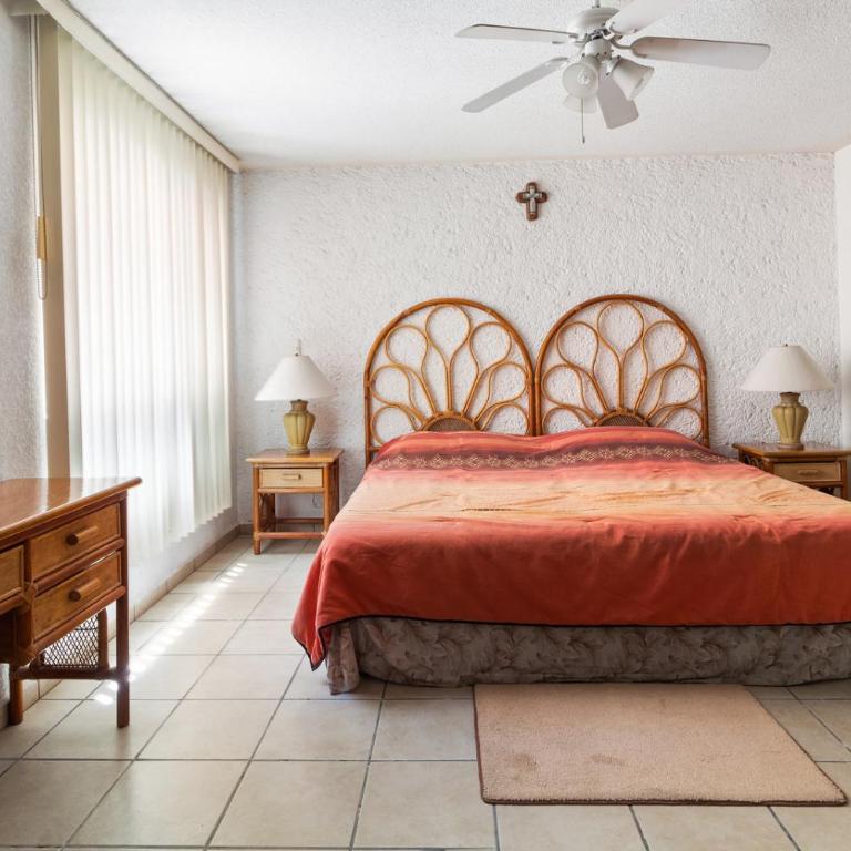 Suite Ubicadísima Zona Residencial Los Arcos 3 Recámaras 102 Cortijo - Three-Bedroom Apartment - 11