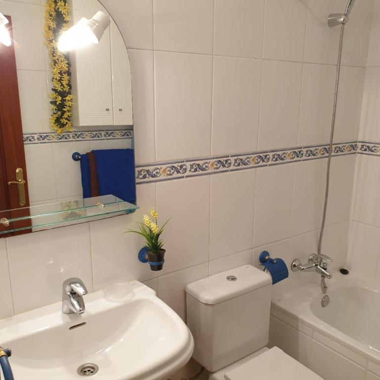 Apartamentos Dana Madrid - Two-Bedroom Apartment - 4