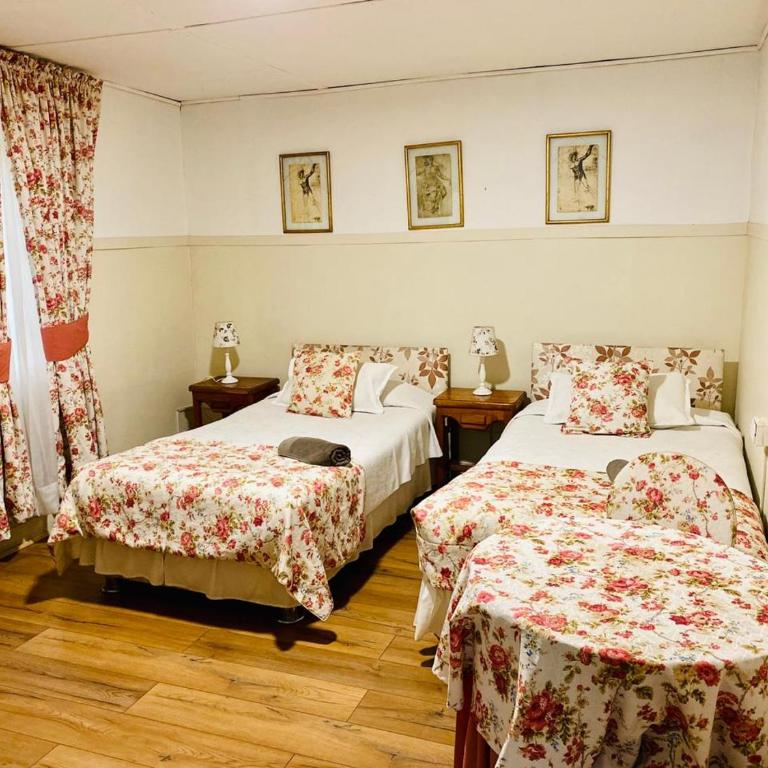 Hostal Plaza Londres 77 - Habitación Doble con baño compartido - 2 camas - 2