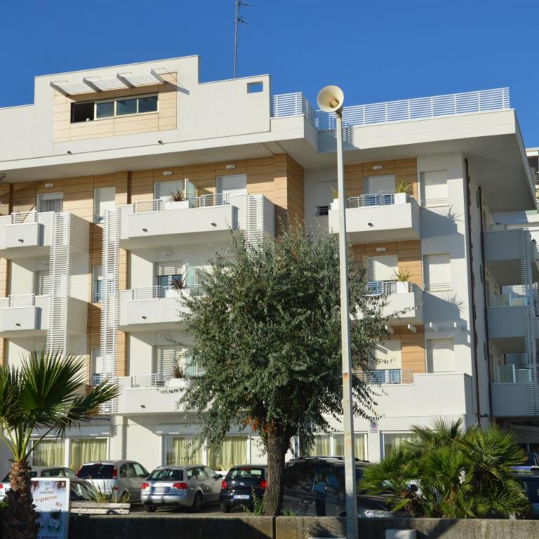 Hotel Record - Deluxe Double Room with Front Sea View - 24