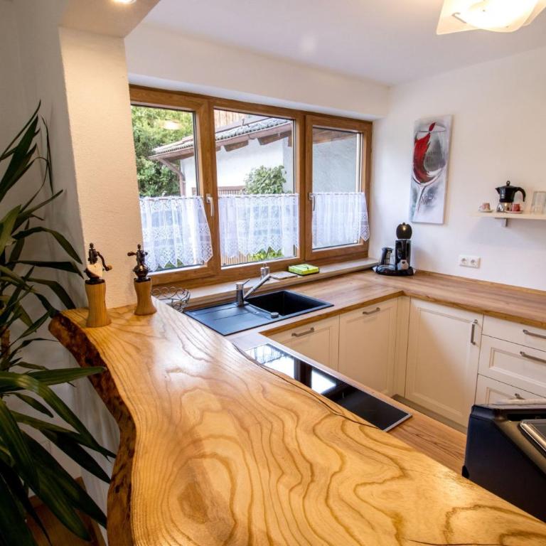Ferienwohnung Lorenz - Apartment mit 2 Schlafzimmern und Bergblick - 13