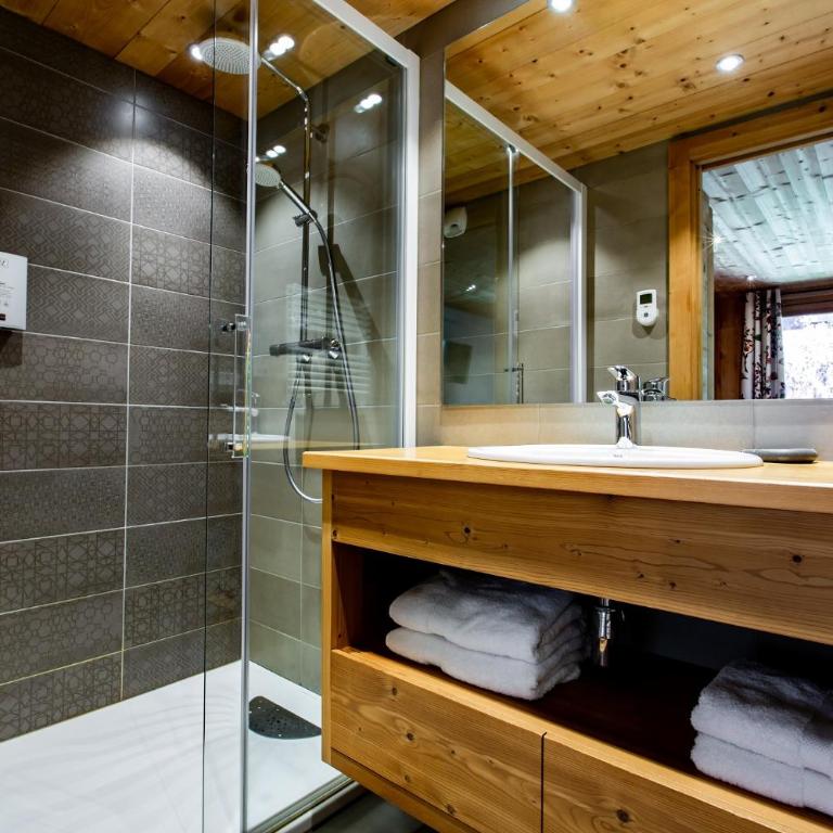 Hotel Les Bruyères - Chambre Double Supérieure - 1