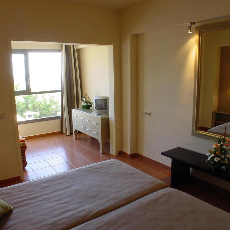 Hotel Alcossebre - Habitación Doble Clásica (2 adultos + 1 niño) - 2
