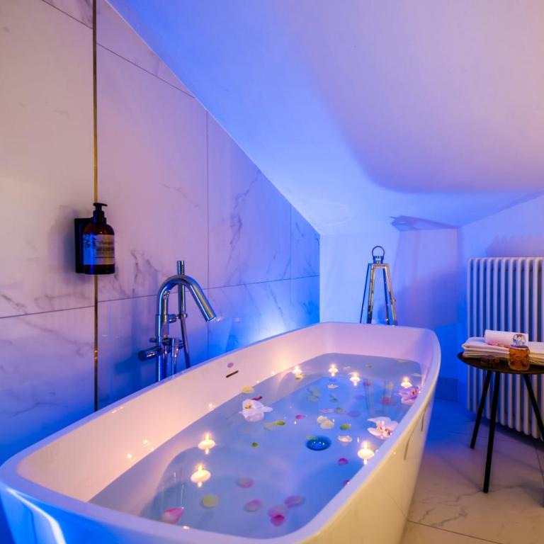 Design Club Collection - Suite King con Vasca Idromassaggio - 5