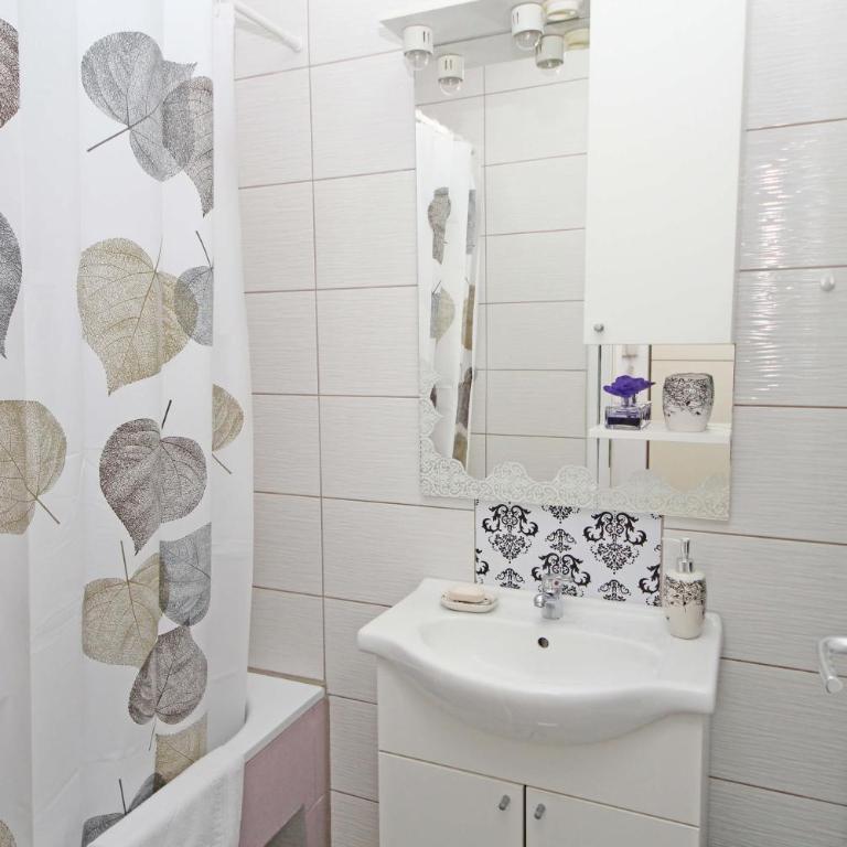 MILA - A stylish apartment near Sarajevo airport - One-Bedroom Apartment - 23