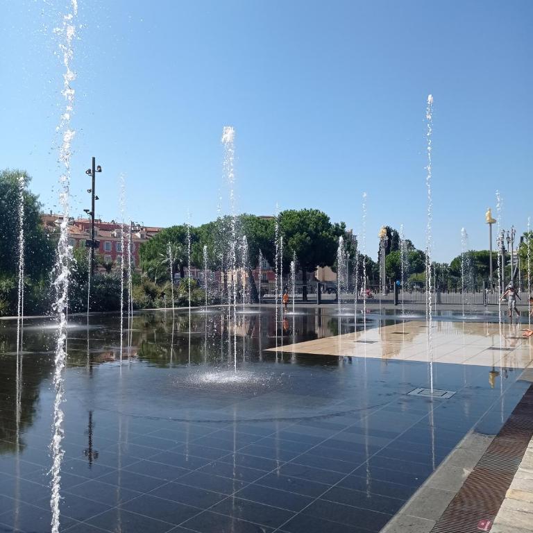 Studette en plein cœur du Vieux Nice - Studio - 65