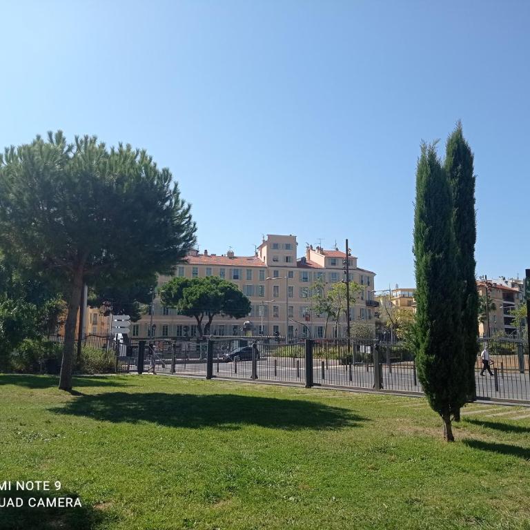 Studette en plein cœur du Vieux Nice - Studio - 61