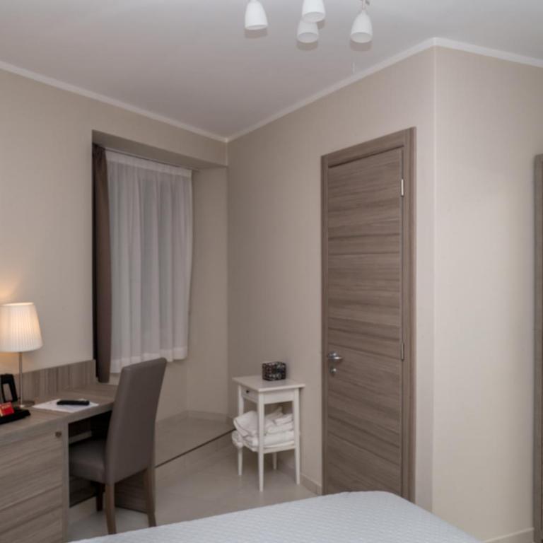 Art Suite nel Cuore di Napoli - Deluxe Double or Twin Room - 2