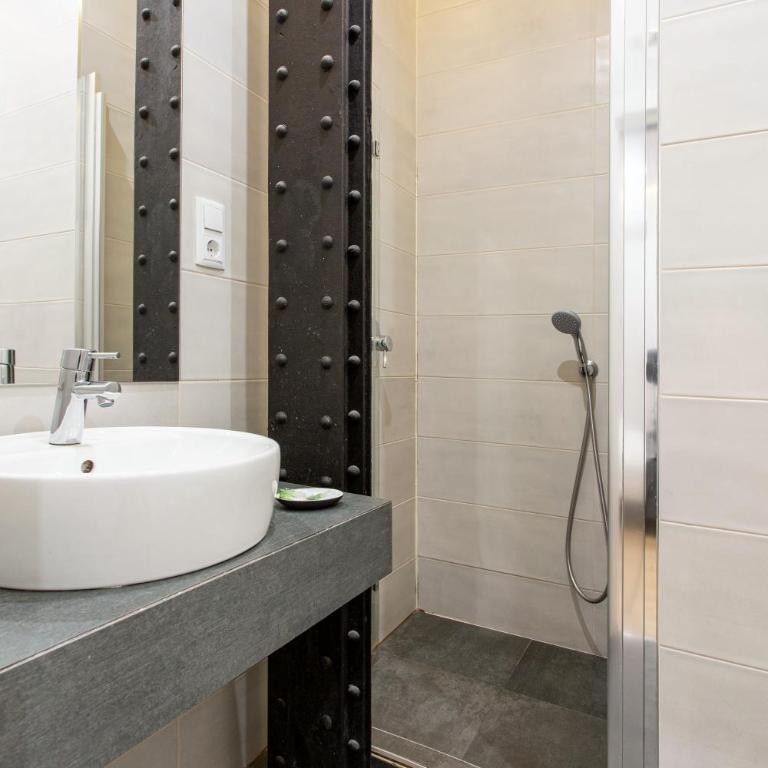 Hostal Manuela by gaiarooms - Standard Double Room - 10