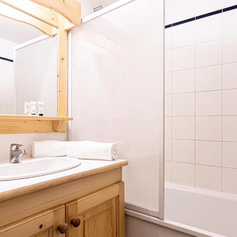 Madame Vacances Residence Les Fermes de Saint Sorlin - Appartement 2 Chambres avec Mezzanine (9 Personnes) - 8