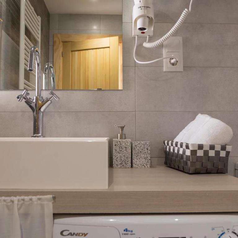 Alojamiento Turístico Alfonso y Catalina - Apartamento de 2 dormitorios - 17