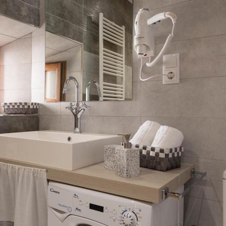 Alojamiento Turístico Alfonso y Catalina - Apartamento de 2 dormitorios - 3