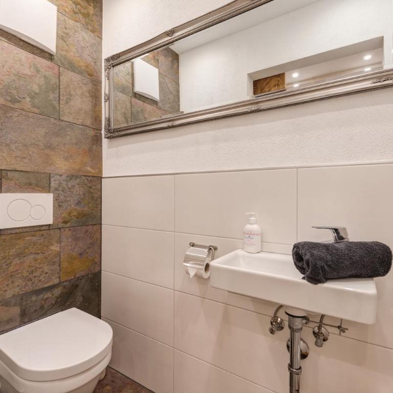 Quality Hosts Arlberg - ALPtyrol Appartements - Apartment mit Terrasse (Alpen Herz) - 6