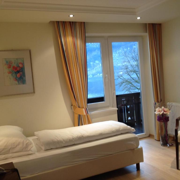 Hotel & Gasthof Fürberg - Comfort Einzelzimmer mit Balkon und Seeblick - 3