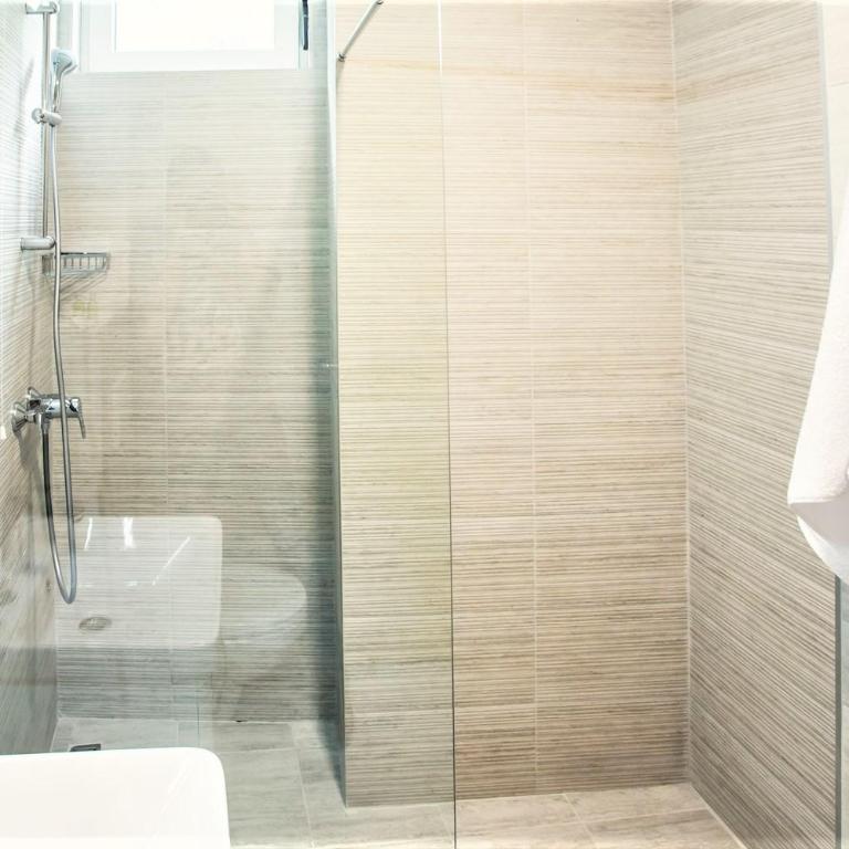 Hotel Olimpija plus - Deluxe Triple Room with Sea View - 7